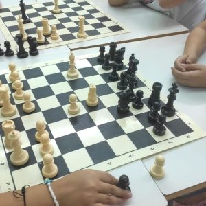 Actividad-de-ajedrez-en-4o-con-el-club-de-Sanse.-@colegioinfantas-@vcentenariossr-@sansecomunica-2-1-1024x1024-1.jpg